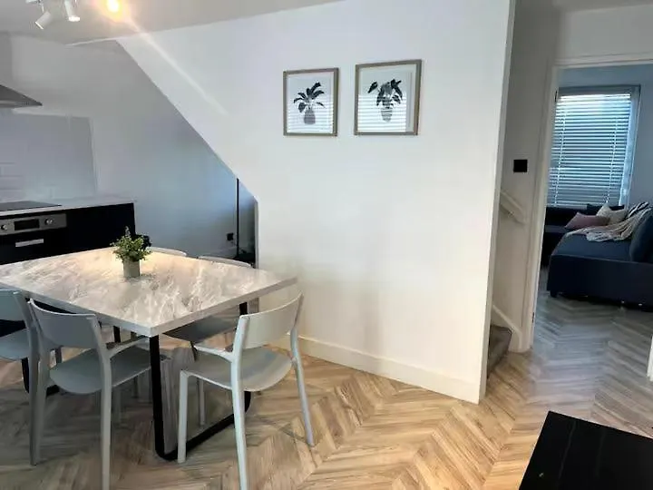 布赖顿The Lanes Townhouse Retreat Pass The Keys公寓